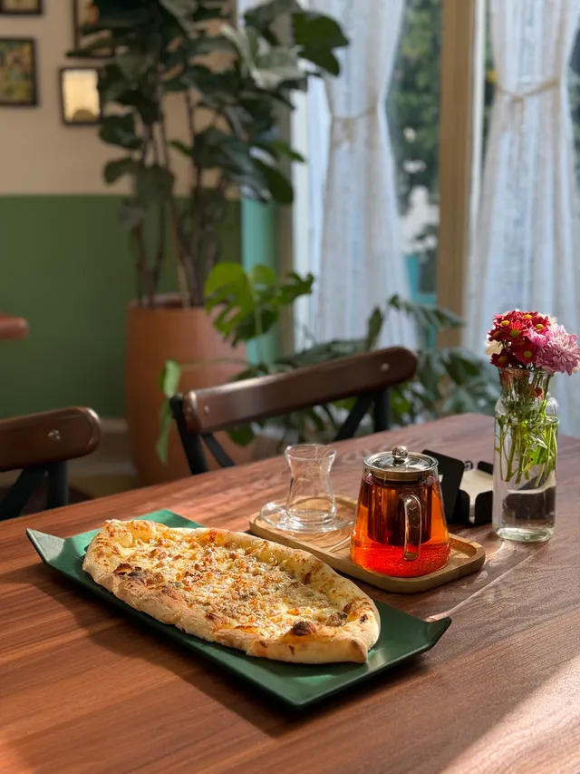 خاچاپوری بلوچیز و گردو